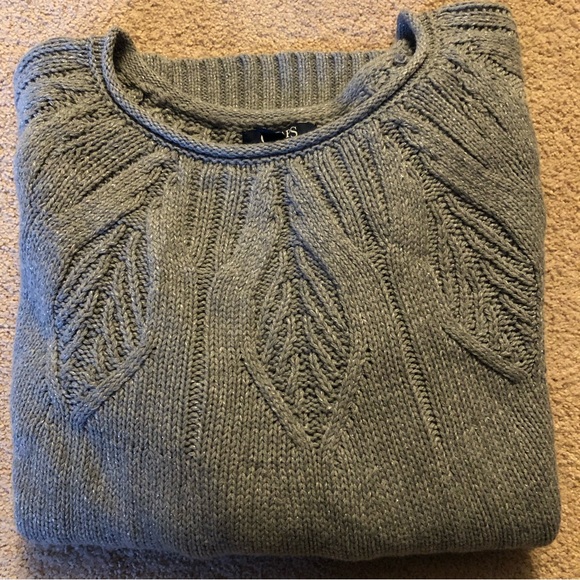 Delicate Leaf Detail Sweater - Picture 3 of 6